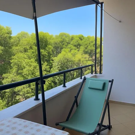 Aura Seaside Apartment Durrës
